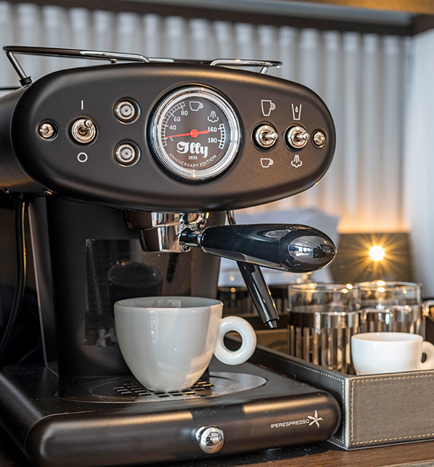 Spa Suite illy Coffee machine & specialty teas, Scenic Eclipse    