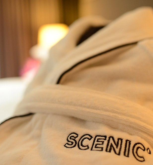 Scenic bathrobe